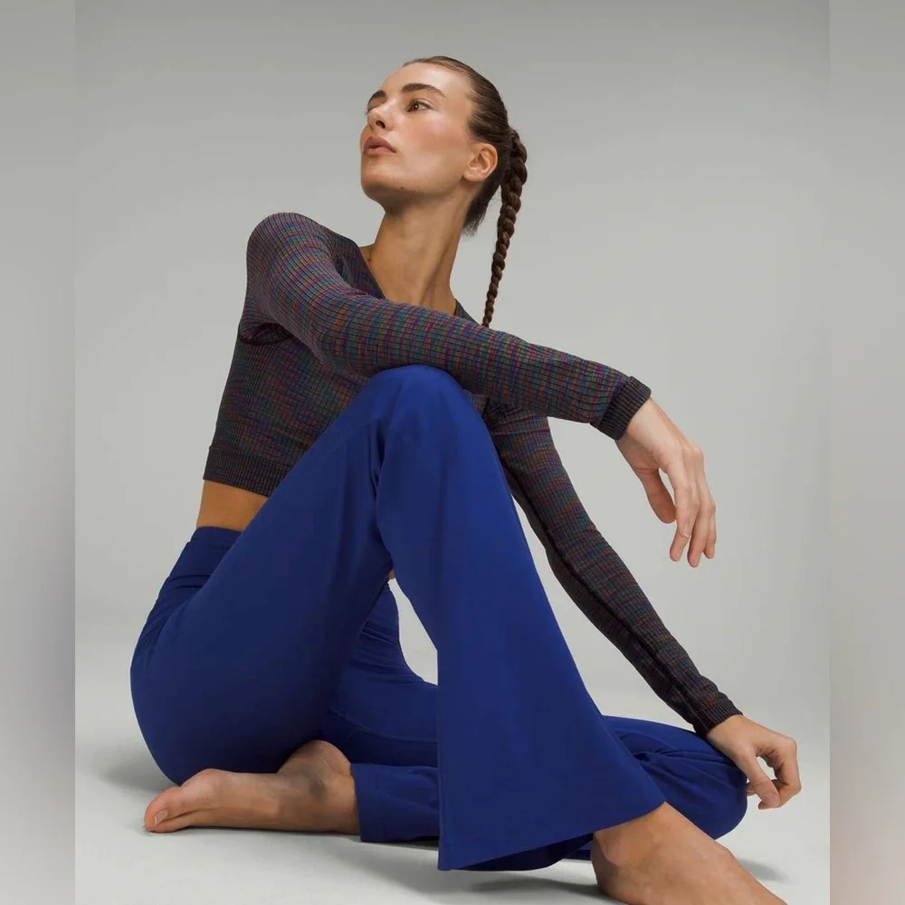 *Like New* Lululemon Groove Flared Pant - Picture 3 of 11